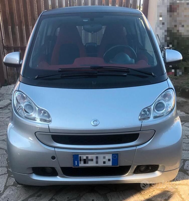 Argento Usata 2011 Smart ForTwo Coupé Passion Coupé | 4600 € (Buon prezzo) - Immagine 1/4