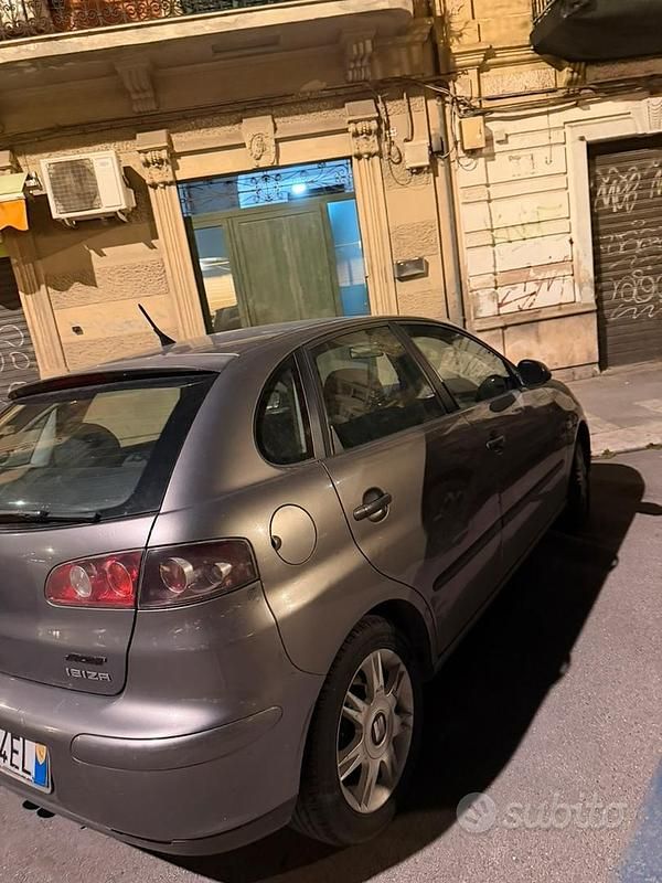 Usata Seat Ibiza 64 CV (47 kW) 2006 Grigio Utilitaria