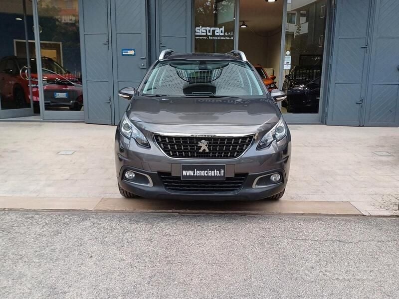 Grigio Usata 2018 Peugeot 2008 Active SUV | 9000 € (Ottimo prezzo) - Immagine 1/4