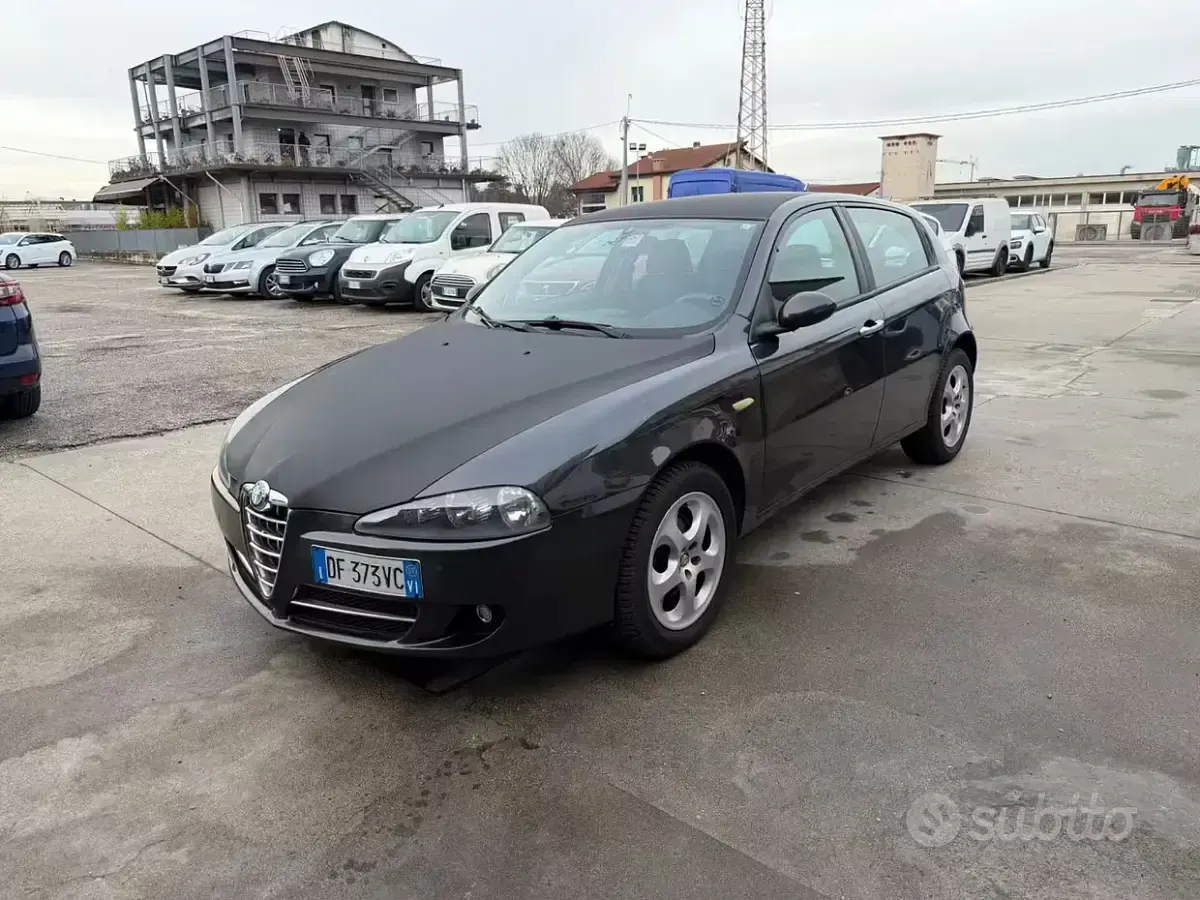 Usata Alfa Romeo 147 120 CV (88 kW) 2007 Utilitaria