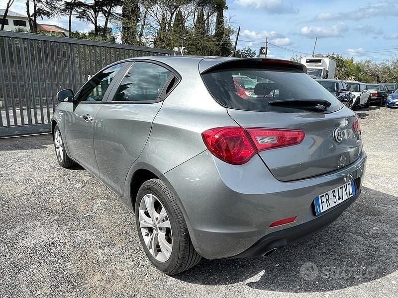 Usata Alfa Romeo Giulietta 120 CV (88 kW) 2018 Grigio Utilitaria