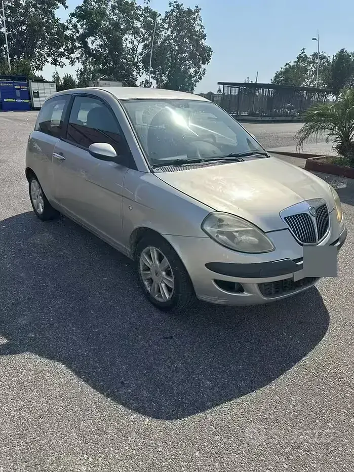 Usata Lancia Ypsilon 69 CV (50 kW) 2004 Utilitaria