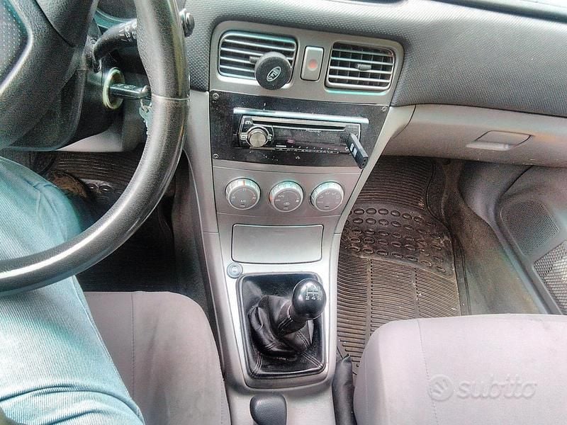 Usata Subaru Forester 122 CV (89 kW) 2005 Blu SUV