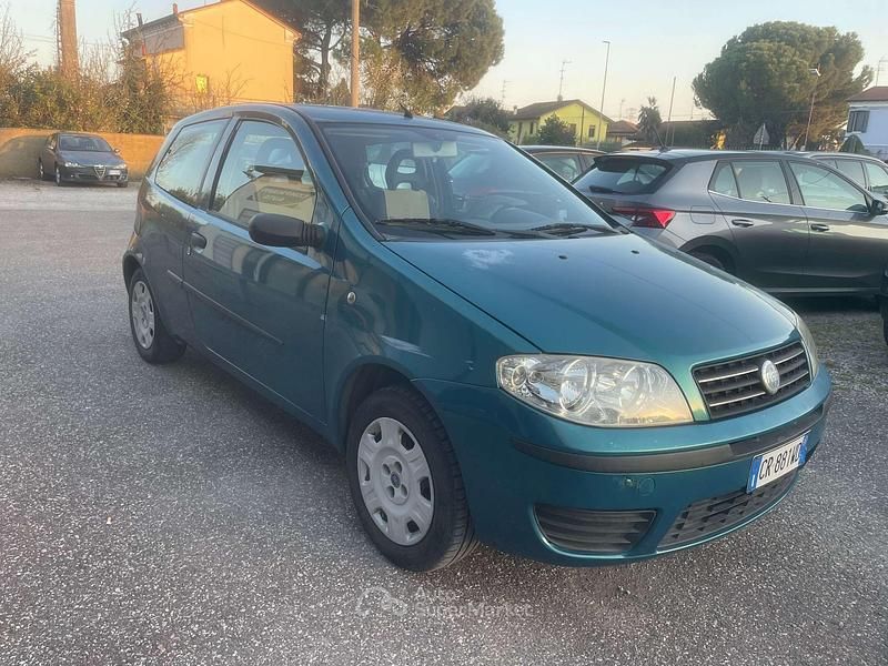 Usata Fiat Punto Dynamic 60 CV (44 kW) 2005 Verde Utilitaria