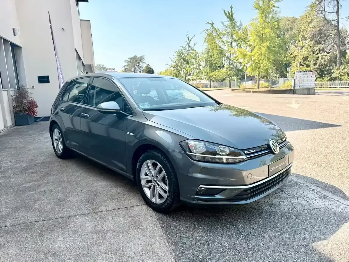 Usata VW Golf VII Business 131 CV (96 kW) 2019 Grigio Berlina