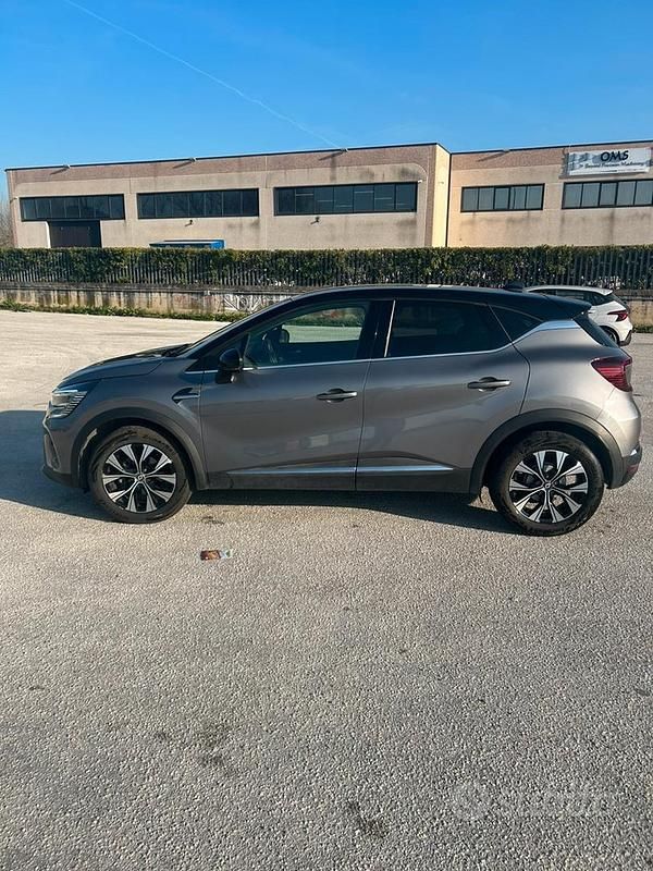 Usata Renault Captur Techno 101 CV (74 kW) 2023 SUV
