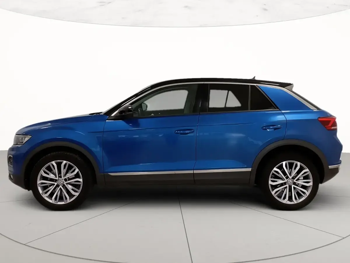 Usata VW T-Roc Advance 150 CV (110 kW) 2020 Blu ravenna metallizzato nero SUV