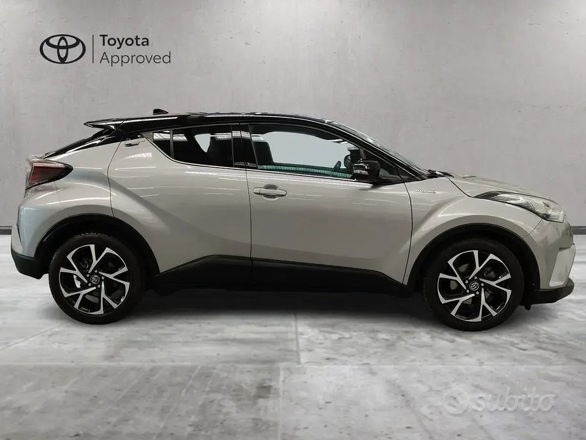 Usata Toyota C-HR Lounge 98 CV (72 kW) 2017 Grigio SUV