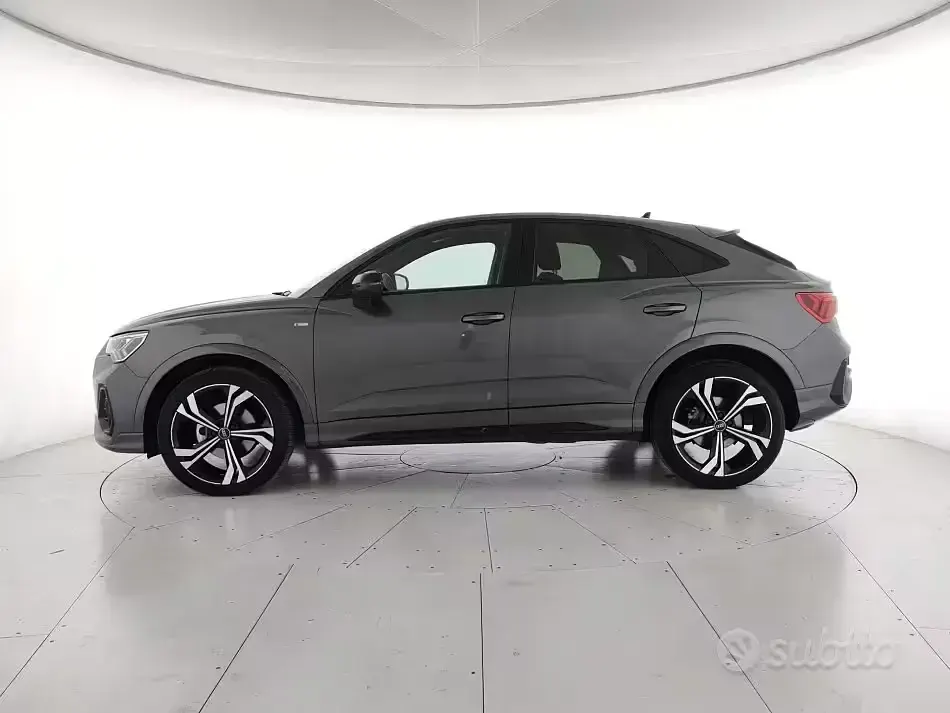 Usata Audi Q3 Sportback Comfort 150 CV (110 kW) 2023 Grigio medio SUV