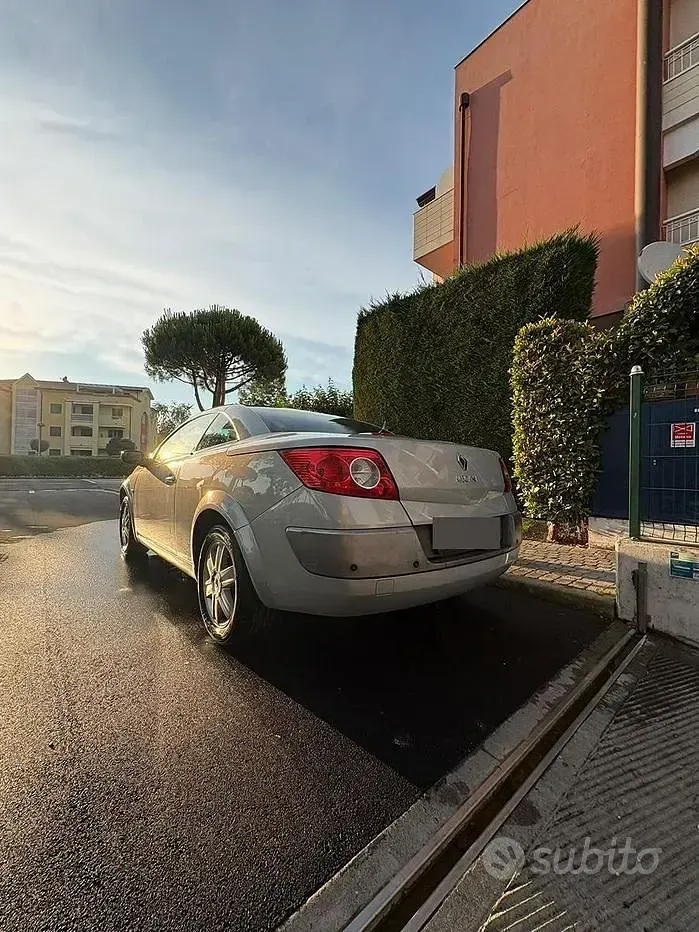 Usata Renault Mégane Cabriolet 111 CV (81 kW) 2004 Grigio Cabrio