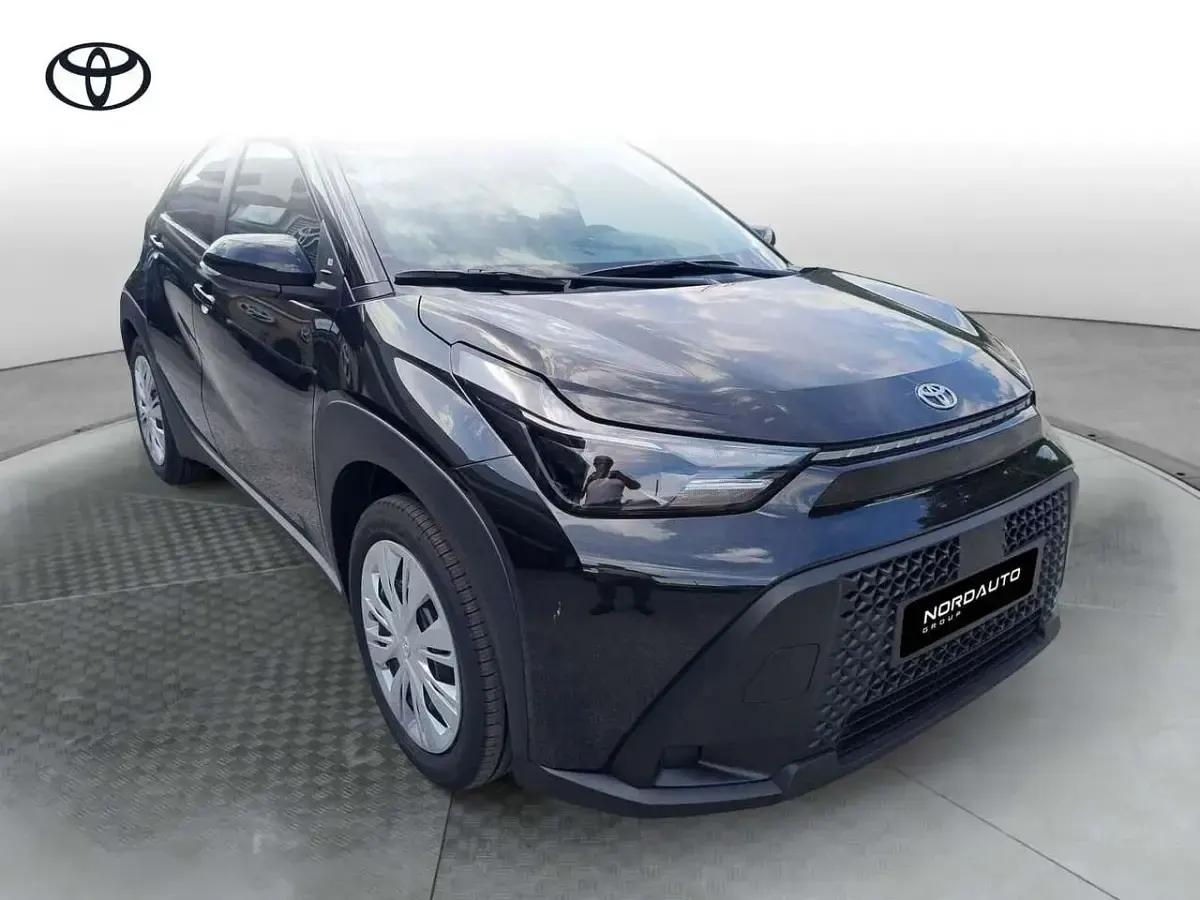Nuova Toyota Aygo X 116 CV (85 kW) 2026 Grigio SUV