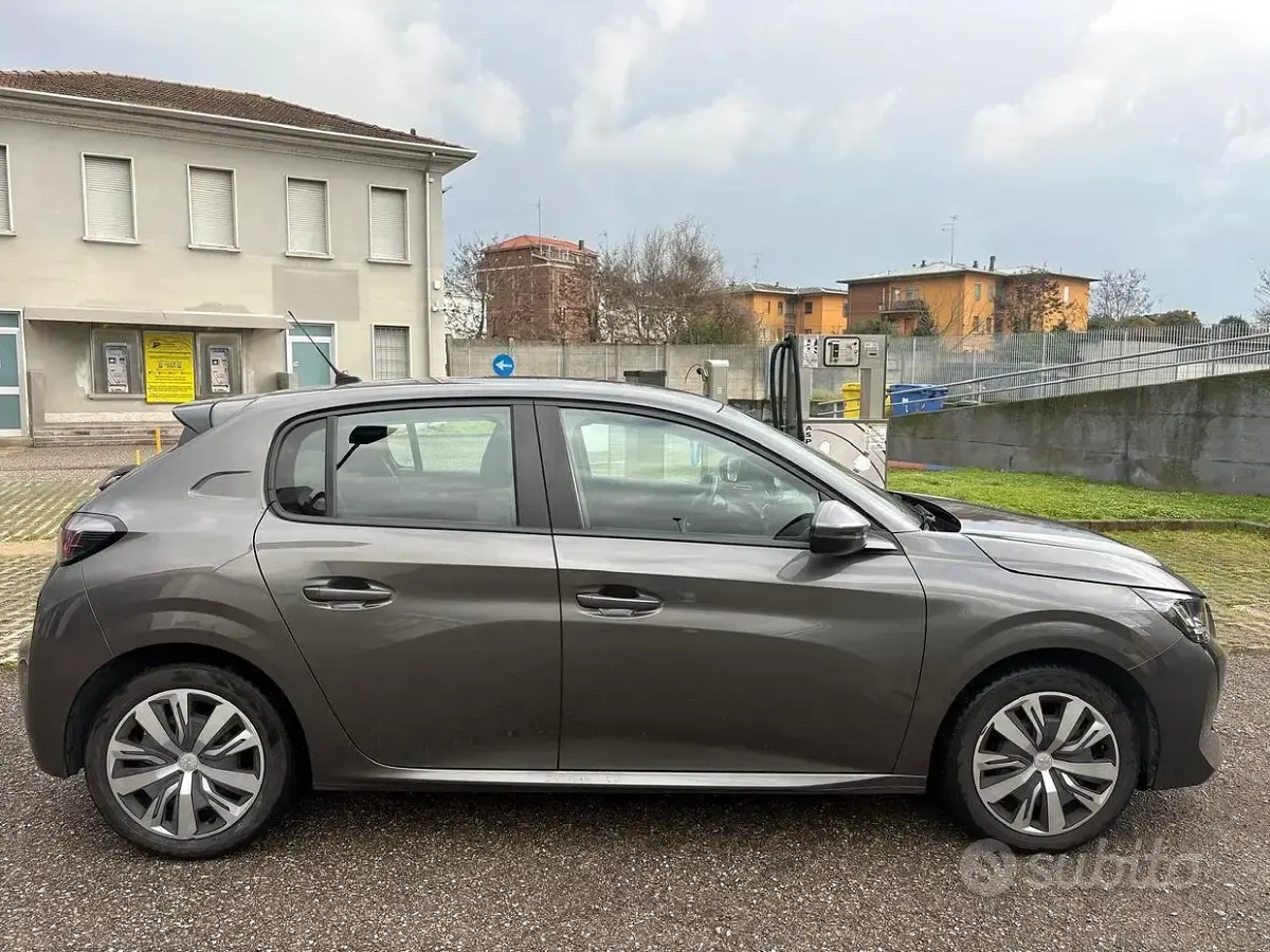 Usata Peugeot 208 75 CV (55 kW) 2020 Grigio Utilitaria