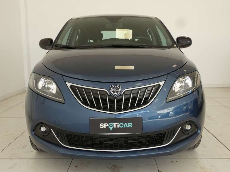 Usata Lancia Ypsilon Gold 69 CV (50 kW) 2022 Blu/azzurro Utilitaria