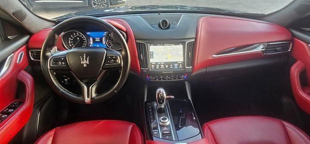 Usata Maserati Levante GranLusso 275 CV (202 kW) 2018 Nero SUV