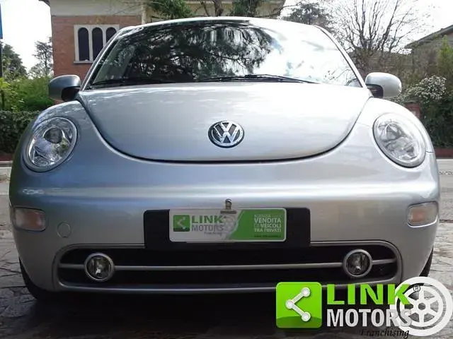 Usata VW New Beetle 101 CV (74 kW) 2006 Argento Utilitaria