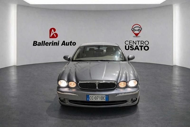 Usata Jaguar X-type Executive 196 CV (144 kW) 2003 Grigio Berlina