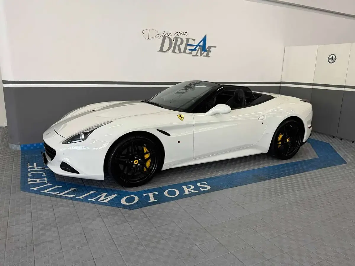 Usata Ferrari California 560 CV (411 kW) 2014 Bianco avus tetto nero Cabrio
