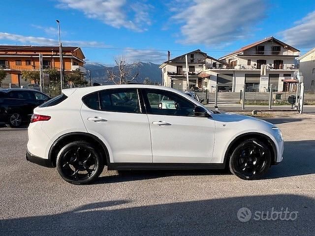 Usata Alfa Romeo Stelvio Ti 210 CV (154 kW) 2022 Bianco SUV