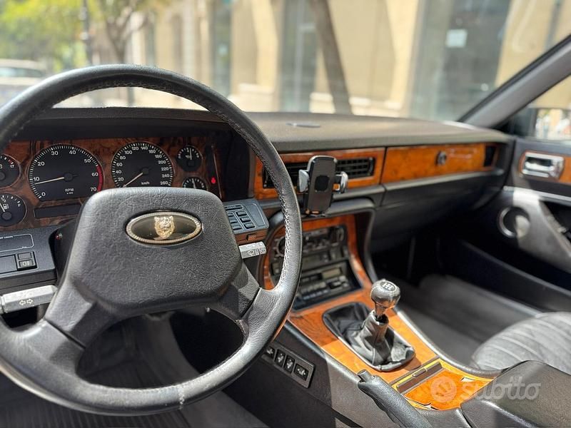 Usata Jaguar XJ 234 CV (172 kW) 1991 Grigio Berlina