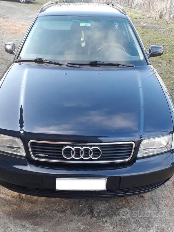 Usata Audi A4 125 CV (91 kW) 1997 Blu Station wagon