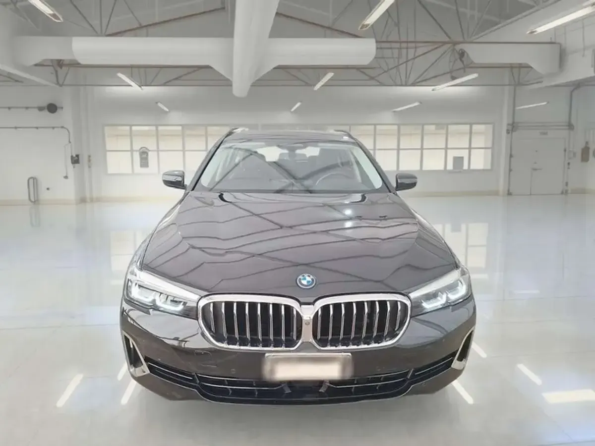 Usata BMW 530e Luxury Line 184 CV (135 kW) 2022 Nero Station wagon