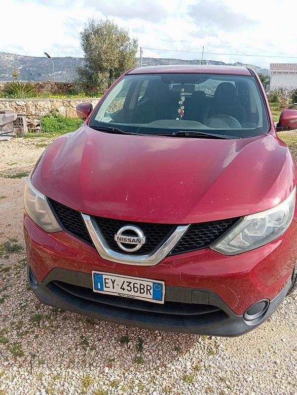 Usata Nissan Qashqai 115 CV (84 kW) 2015 Rosso SUV
