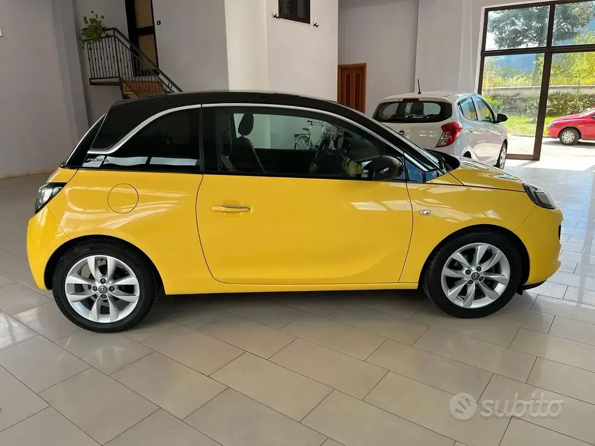 Usata Opel Adam 70 CV (51 kW) 2013 Giallo Utilitaria