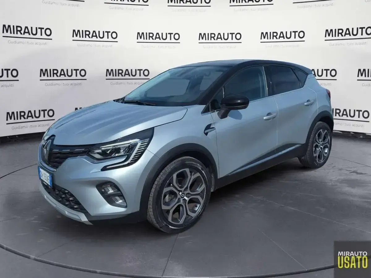 Usata Renault Captur Techno 101 CV (74 kW) 2023 Argento SUV