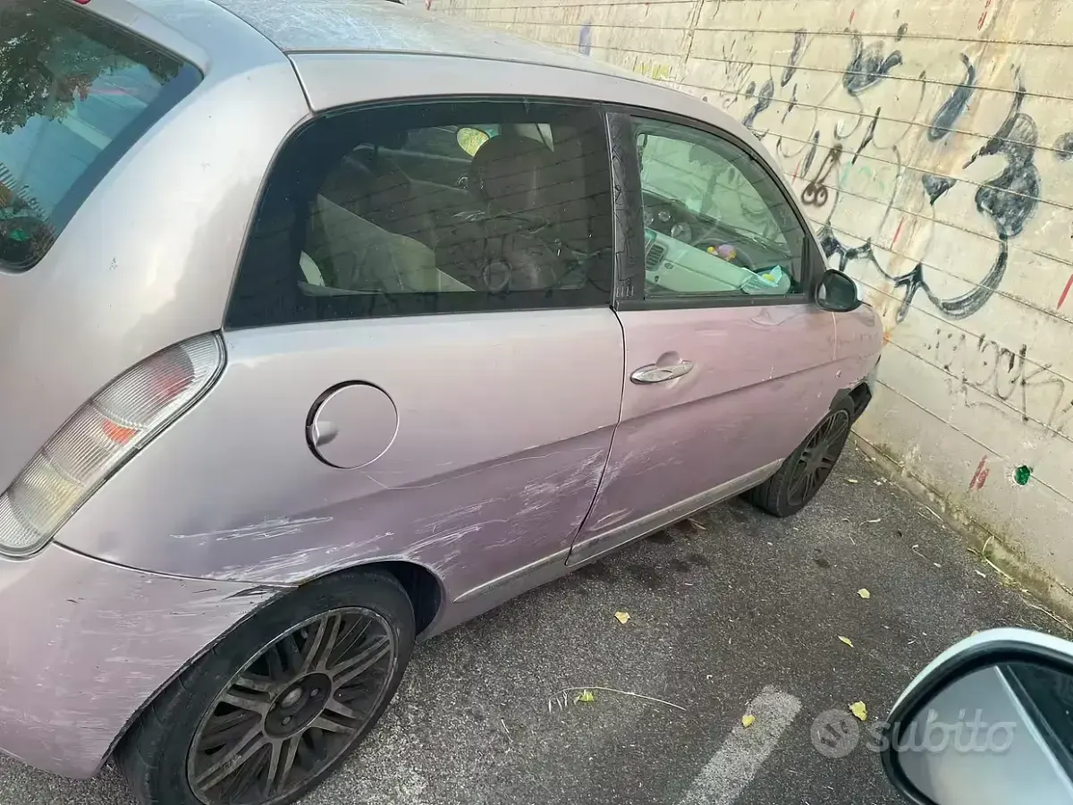 Usata Lancia Ypsilon 80 CV (58 kW) 2010 Grigio Utilitaria