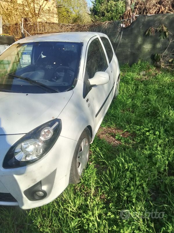 Bianco Usata 2011 Renault Twingo Due volumi | 950 € - Immagine 1/4