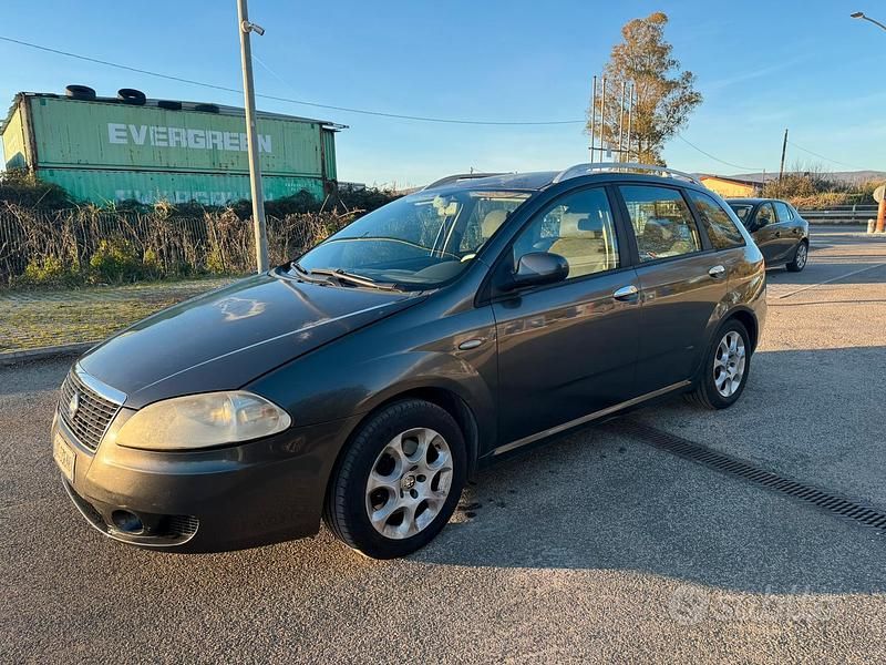 Usata Fiat Croma 150 CV (110 kW) 2006 Grigio Station wagon