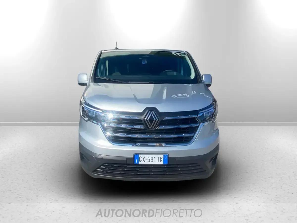 Usata Renault Trafic 150 CV (110 kW) 2024 Grigio Monovolume