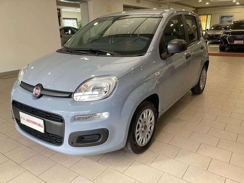 Grigio Usata 2022 Fiat Panda S Due volumi | 9990 € (Buon prezzo) - Immagine 1/4