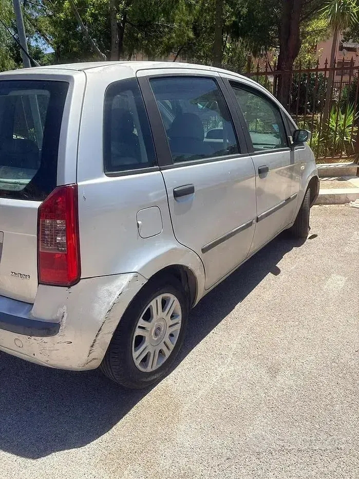 Usata Fiat Idea 69 CV (50 kW) 2004 Grigio Monovolume