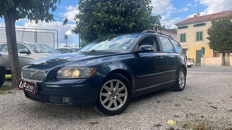 Blu Usata 2006 Volvo V50 Summum Station wagon | 1990 € (Ottimo prezzo) - Immagine 1/4