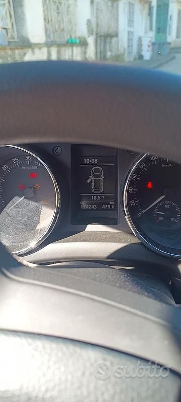 Usata Skoda Yeti 110 CV (80 kW) 2016 Grigio SUV