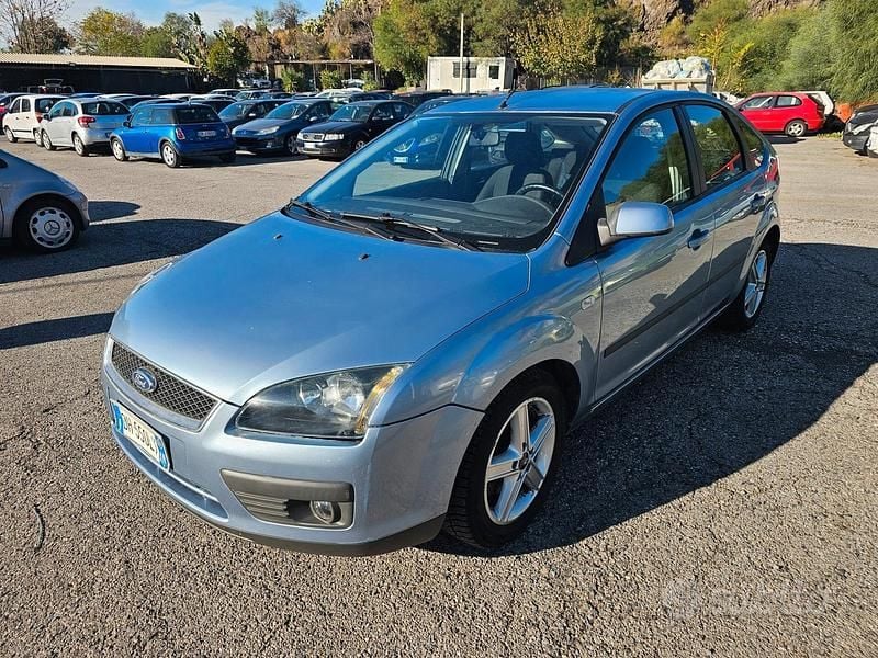 Usata Ford Focus 90 CV (66 kW) 2010 Grigio Berlina
