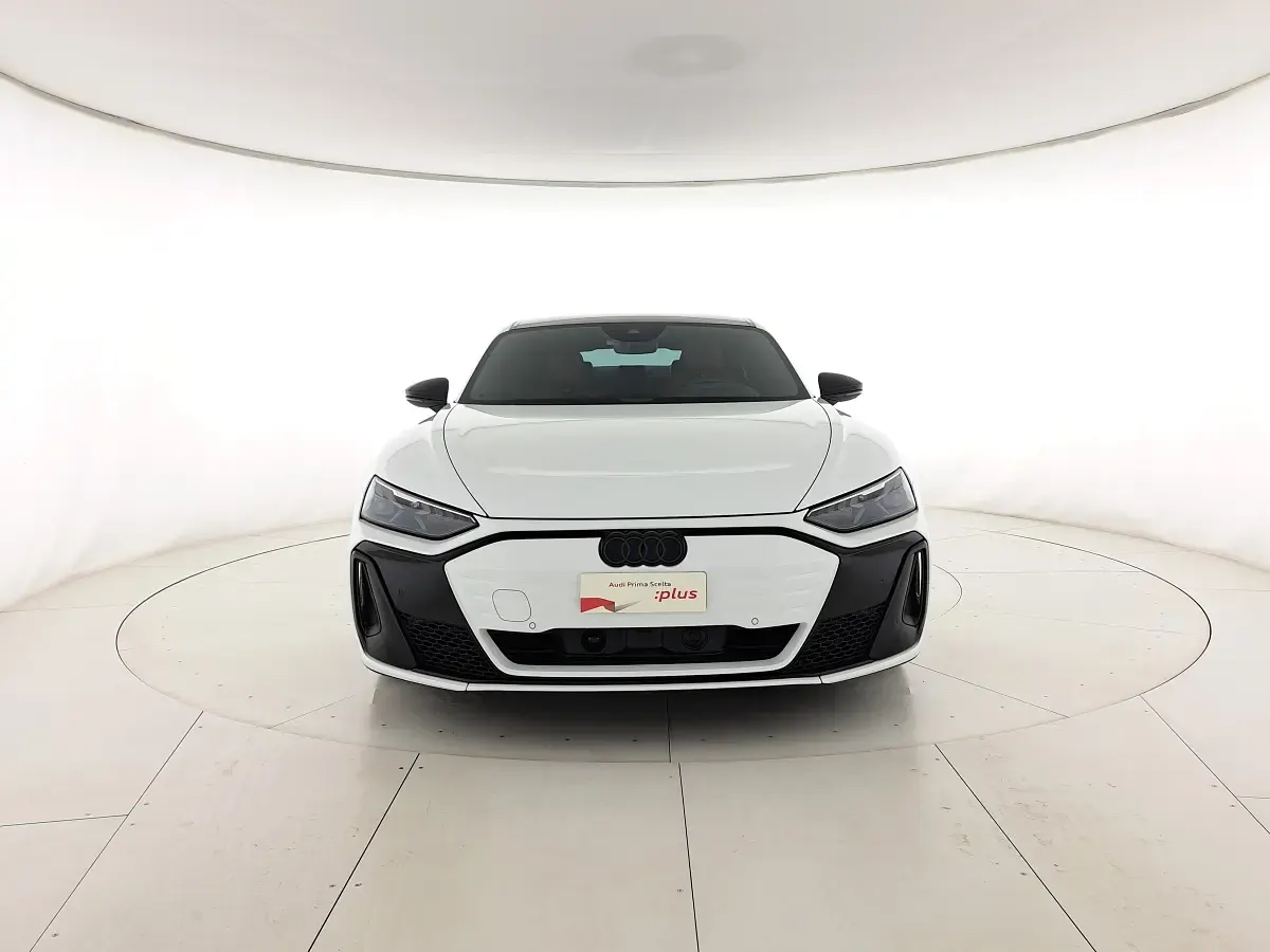 Usata Audi e-tron GT quattro Ambiente 430 kW (585 CV) 2025 Bianco arkona Berlina
