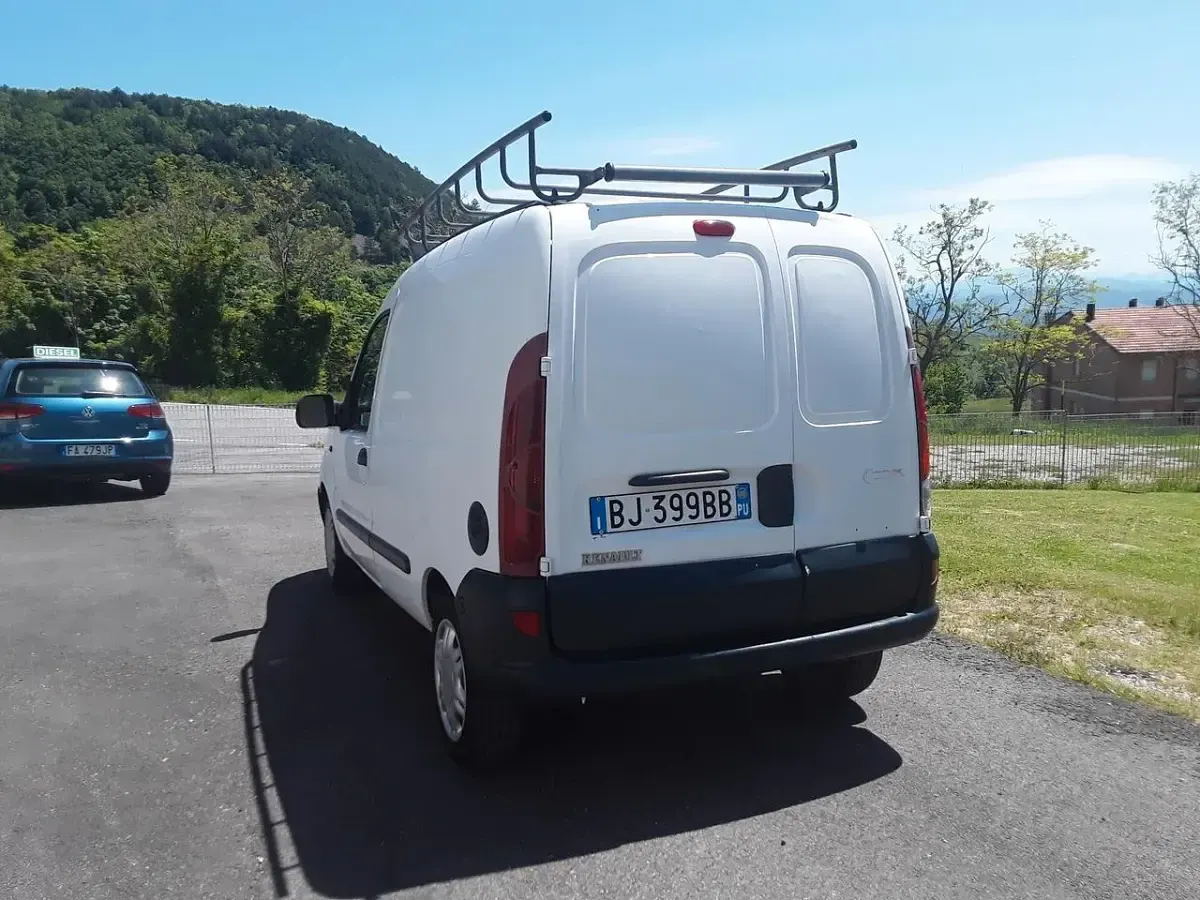 Usata Renault Kangoo 75 CV (55 kW) 2000 Bianco Monovolume