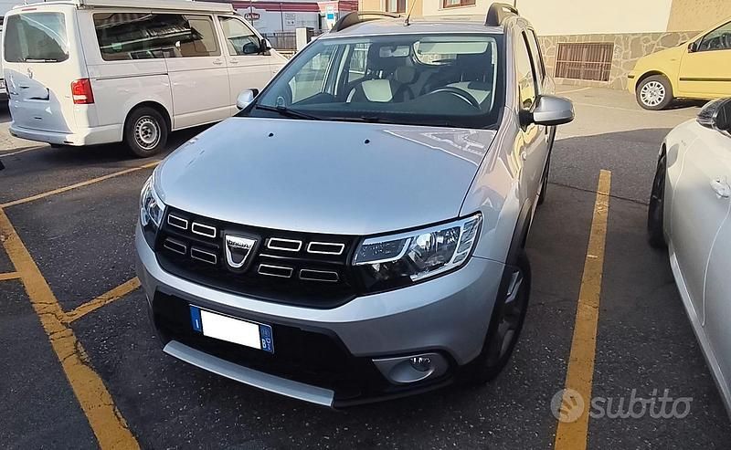 Usata Dacia Sandero Stepway 90 CV (66 kW) 2018 Grigio Berlina