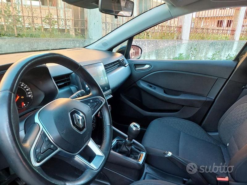 Usata Renault Clio V 100 CV (73 kW) 2022 Nero Berlina