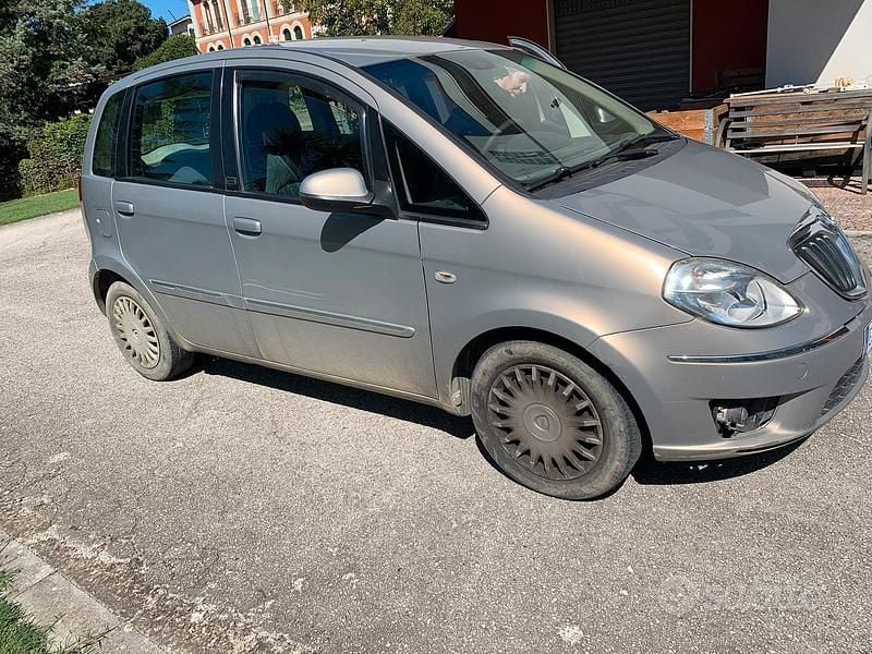 Usata Lancia Musa 69 CV (50 kW) 2011 Monovolume