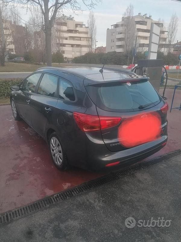 Usata Kia Ceed Sportswagon 110 CV (80 kW) 2016 Nero Station wagon