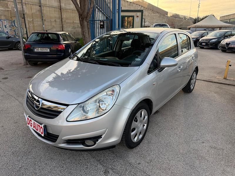 Usata Opel Corsa 75 CV (55 kW) 2009 Argento Utilitaria