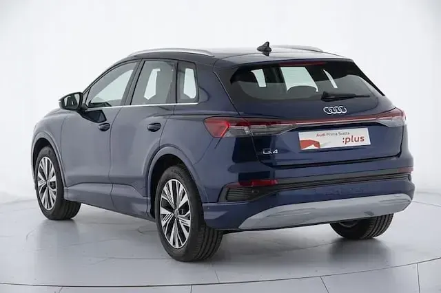 Usata Audi Q4 e-tron Advanced Plus 125 kW (170 CV) 2023 Blu navarra metallizzato SUV