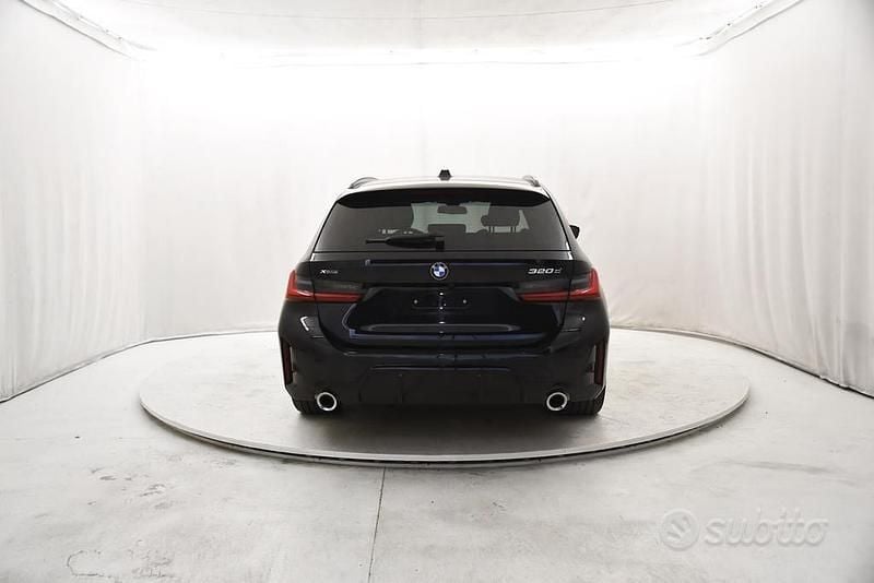 Usata BMW 320e M Sport 190 CV (139 kW) 2025 Nero Station wagon