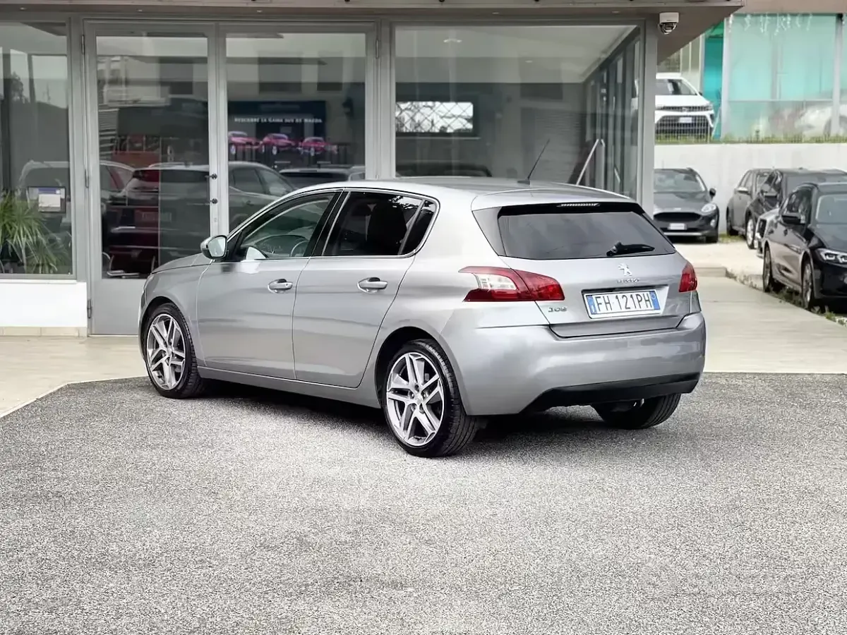 Usata Peugeot 308 120 CV (88 kW) 2017 Grigio Berlina