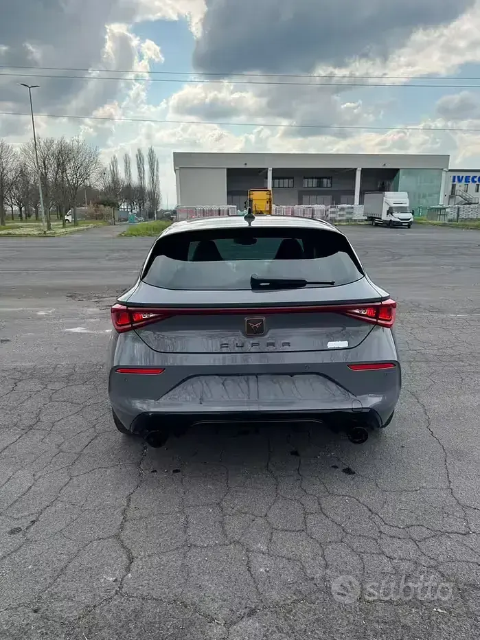 Usata Cupra Leon 150 CV (110 kW) 2023 Grigio Berlina