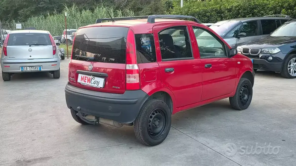 Usata Fiat Panda 4x4 69 CV (50 kW) 2009 Rosso Utilitaria