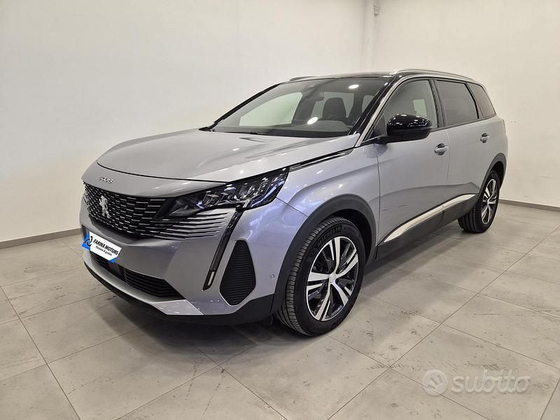 Grigio Usata 2024 Peugeot 5008 Allure Tre volumi | 23.900 € (Buon prezzo) - Immagine 1/4